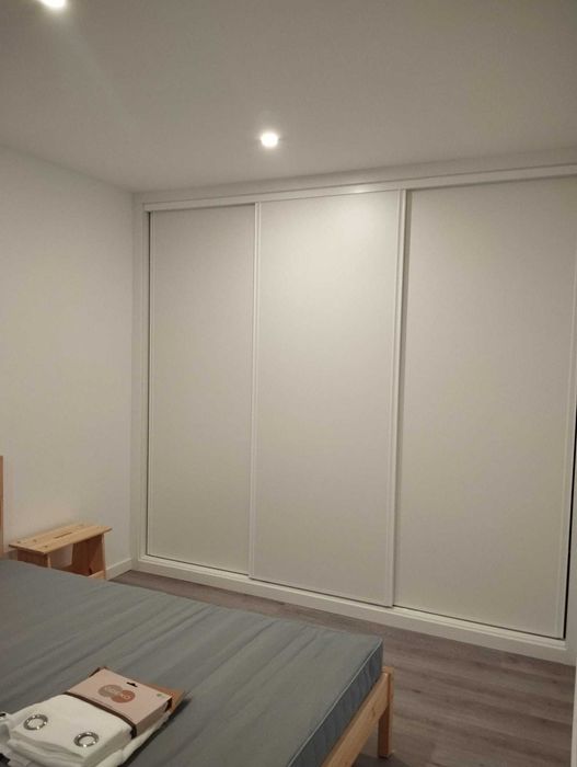 Arrenda-se T1 Novo, Mobilado e com Cozinha Equipada