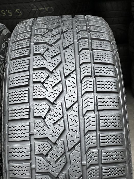 Шины зимние 2шт 235/50/R18 Kumho Izenk