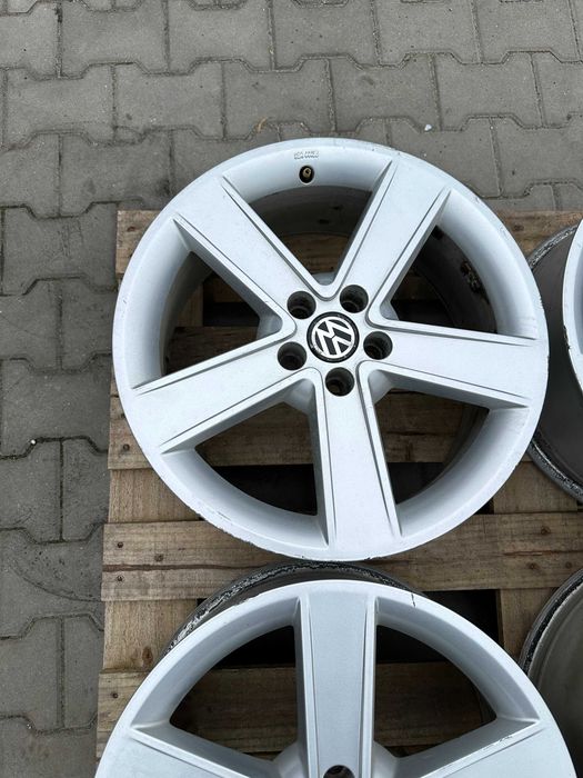 7jx17 17" ET38 Volkswagen VW Seat 5x100 komplet ładne