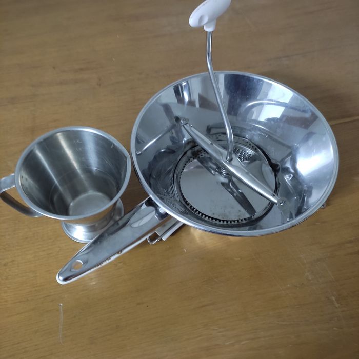 Pass-vite em inox e medidor em Inox