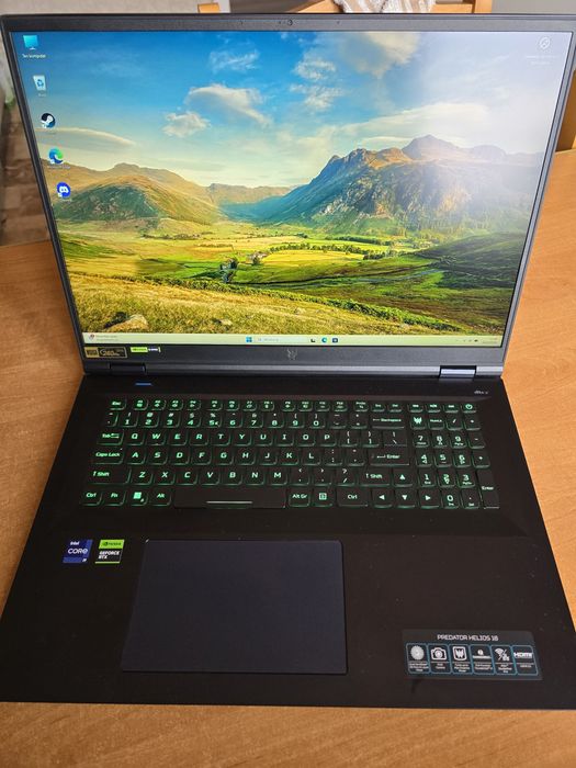 Laptop Helios Predator 18"