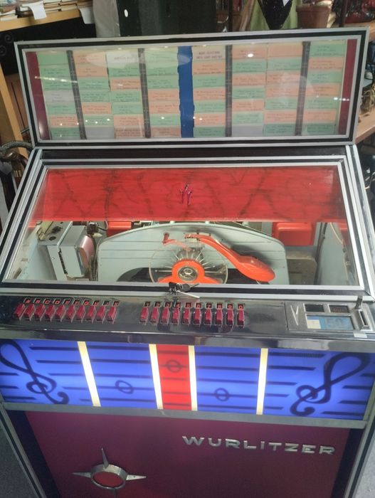 Jukebox de vinil a funcionar