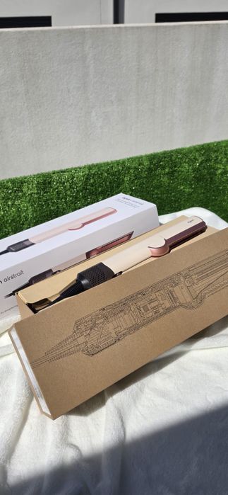 Dyson Airstrait Rosa