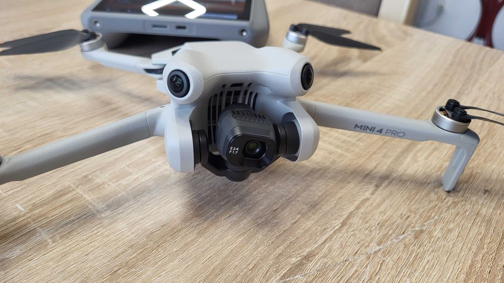 Dron DJI Mini 4 Pro # Kontroler RC 2 # 2 baterie # Gwarancja 07.2027