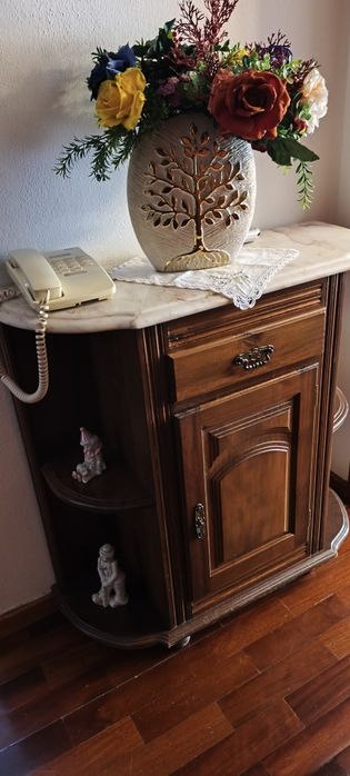 Móvel sapateira com pedra mármore  85×85×32cm