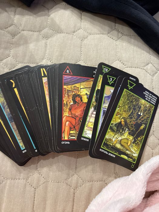 Таро Манара. Бу, стан новий. Оригінал