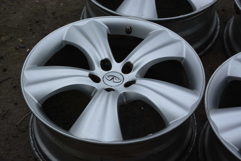Infiniti FX37 felgi aluminiowe 20" 20x8J ET50 komplet