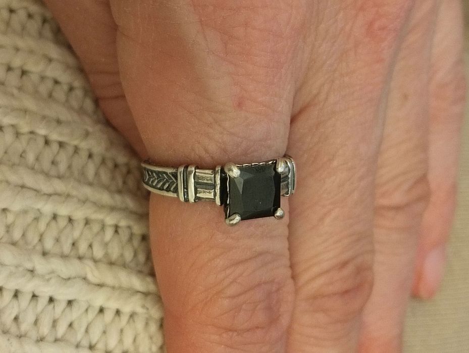 Pierścionek ze srebra 925