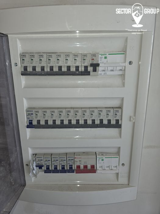 Напроти лікарні. 100кв.м., 2 тераси, 6 соток.