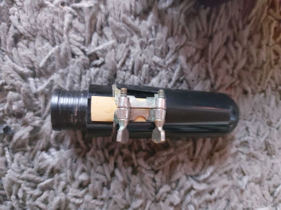 Clarinet with case64176302672003123