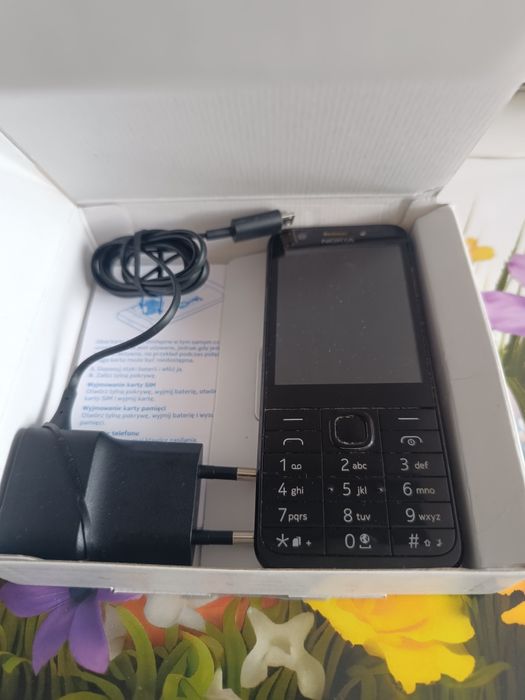 Telefon Nokia 230 – klasyczny, stan dobry