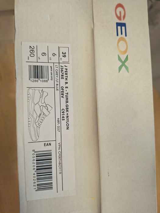 Buty chłopięce Geox nowe  r. 39