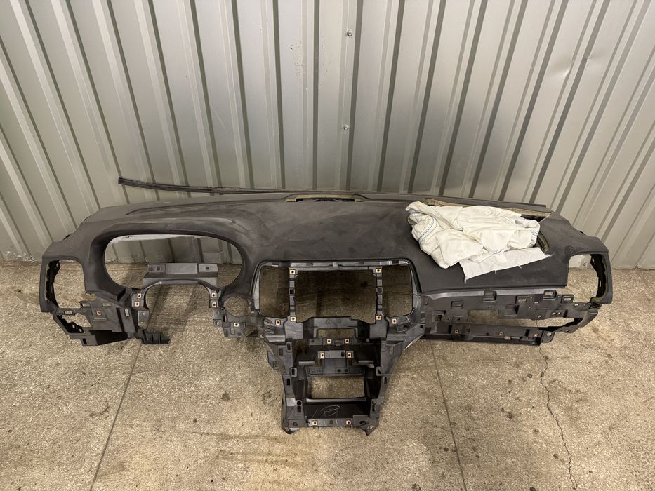 Торпеда Jeep Grand Cherokee WK2 під реставряцію