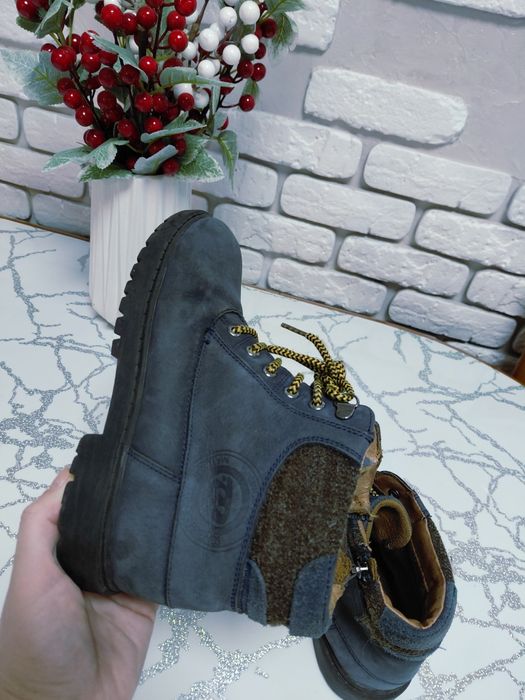 Взуття,  ботінки