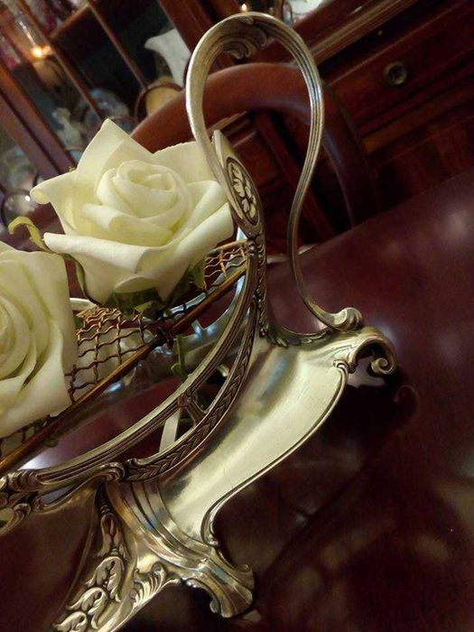 Centro de mesa arte nova em metal, provavelmente WMF.