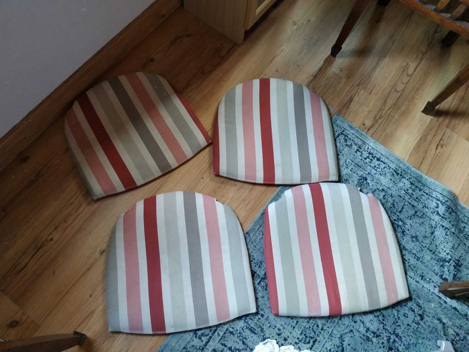 Conjunto de 4 cadeiras