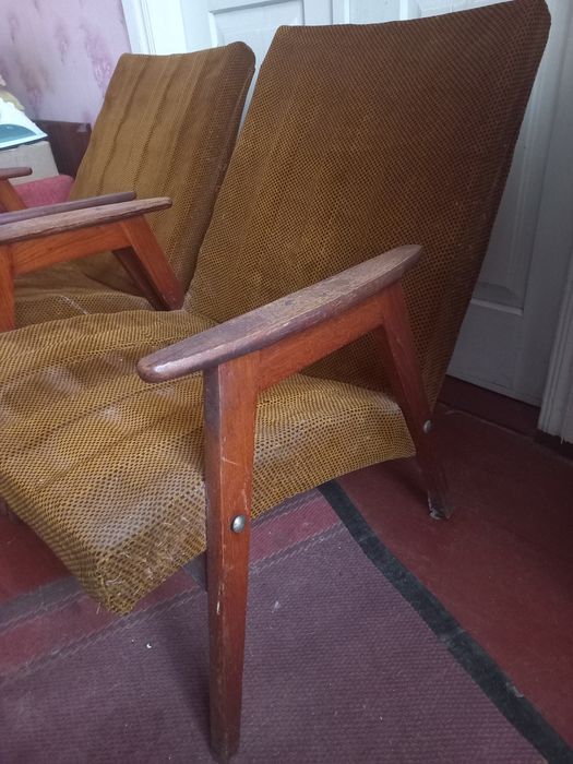 Крісла під реставрацію