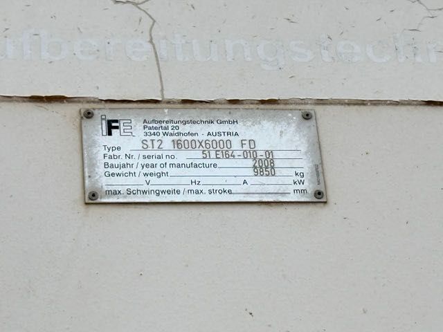 PRZESIEWACZ   do kruszywa śmieci piasku ziemi używany mały przebieg 2011 rok