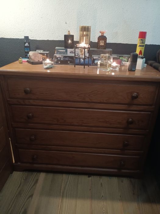 Conjunto 1 comoda + 2 mesas de cabecira madeira maciça