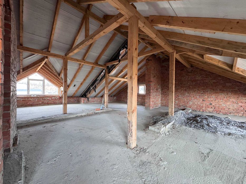 Продається будинок у с. Басівка | 212 м² | 8,5 соток | гараж на 2 авто