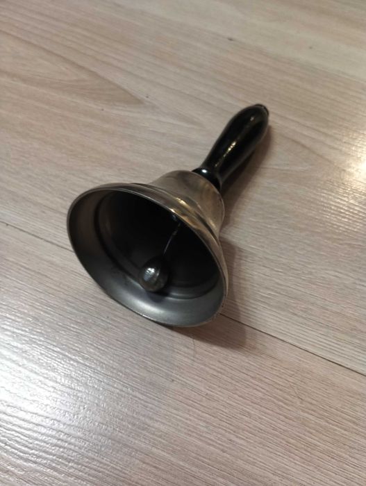 Sprzedam dzwonek metalowy