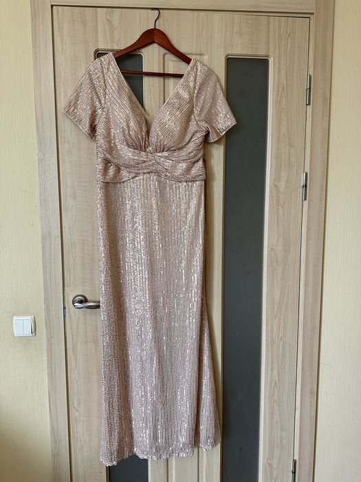 Сукня в паєтки святкова вечірня максі