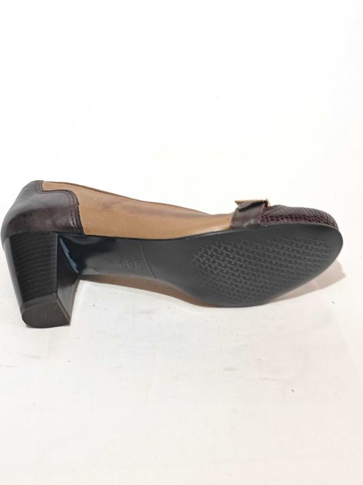 Sapatos de Senhora em Pele Castanho – Tamanho 36 – Novos