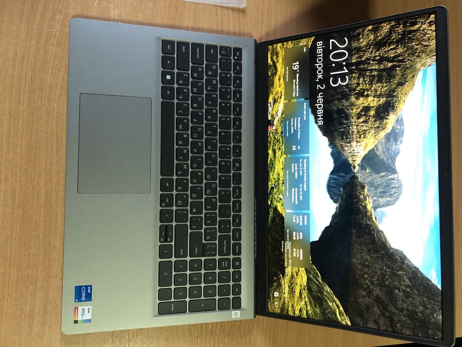 Ноутбук Dell vostro 15 3530