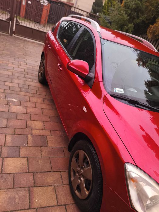 SMOCHÓD KIA CEED KOMBI 2009 r 1,6 benz