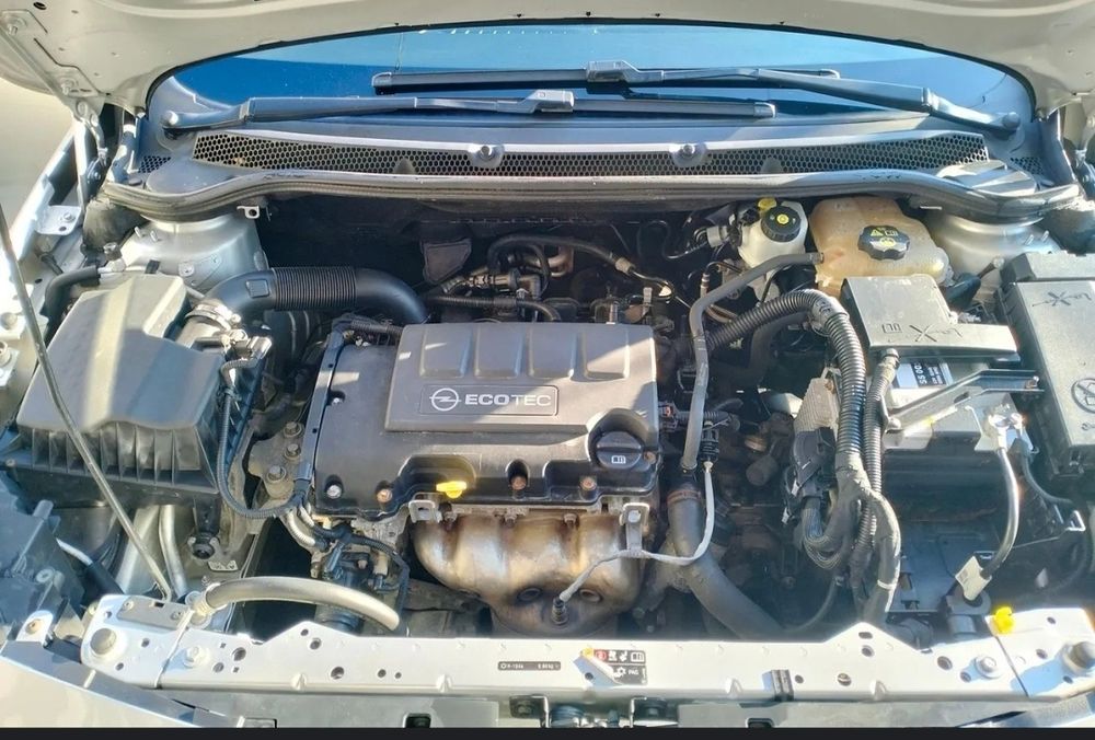 opel astra j 2011