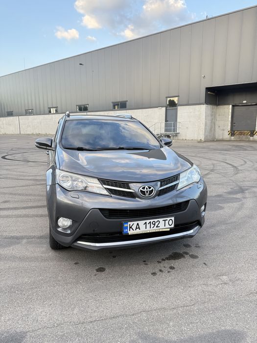 Toyota RAV 4  офіційна