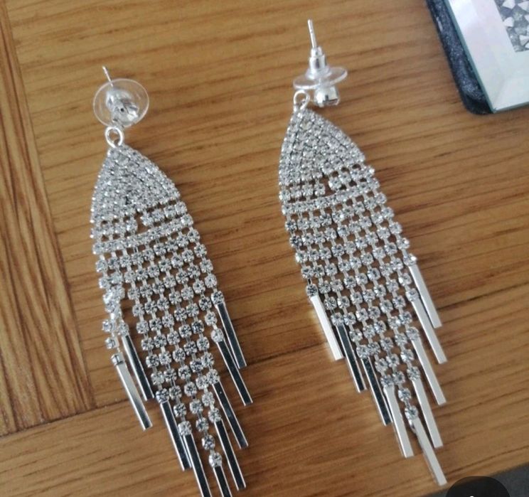 Brincos lindíssimos com cristais