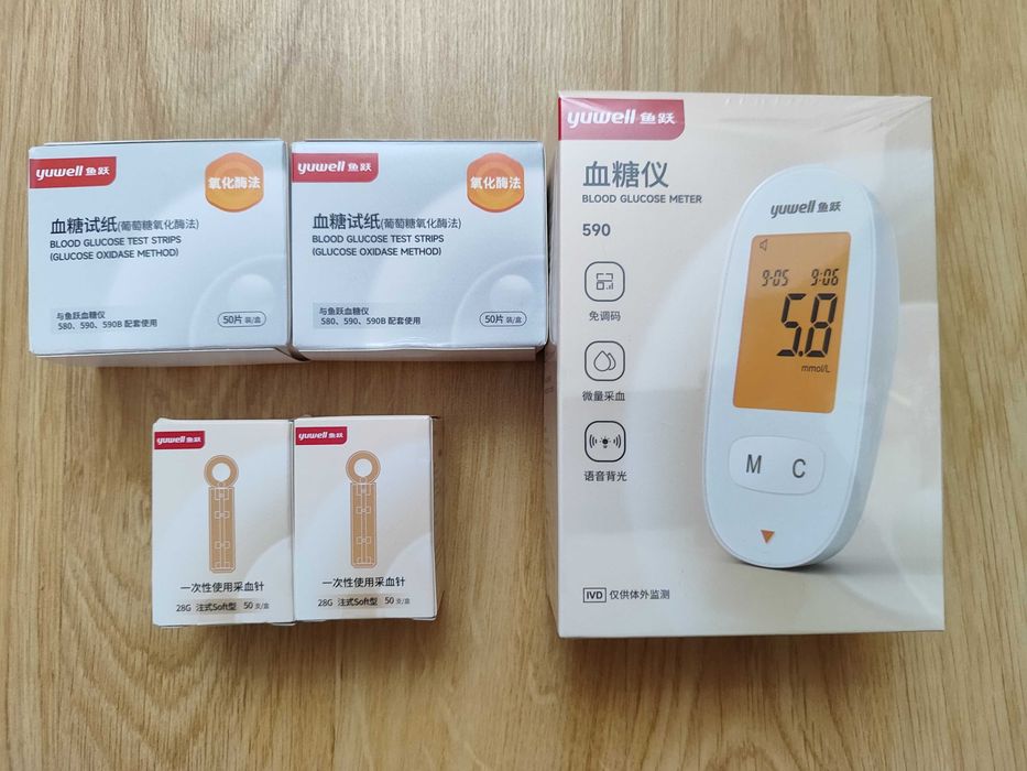 Набір Глюкометр Yuwell 590 + 100 полосок +100 ланцет