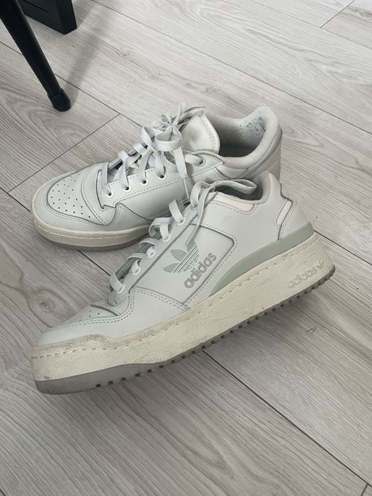 Wiosenne mietowe sneakersy adidas forum bold w