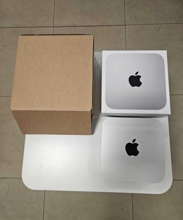 Mac mini M2 8/256GB, super stan + monitor LG 24" gratis