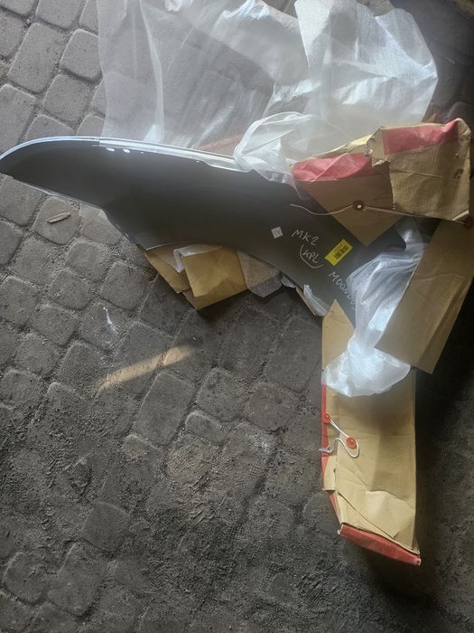 Błotnik prawy przód Ford Focus mk2