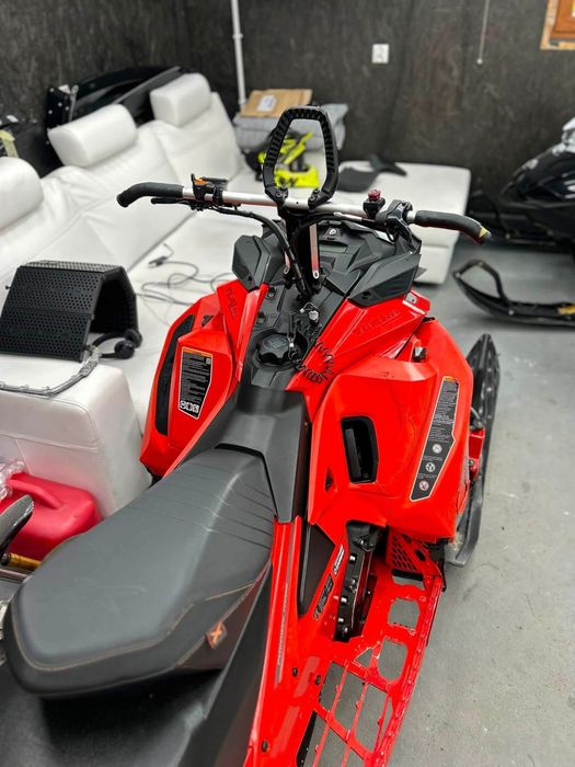 Skuter śnieżny - SkiDoo Summit 850 E-Tec SHOT 2019 rok