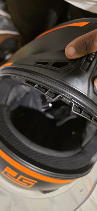 Capacete [Marca e Modelo] – Bom estado
: