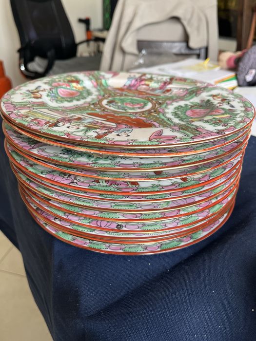 Conjunto de louças fabricadas em Macau