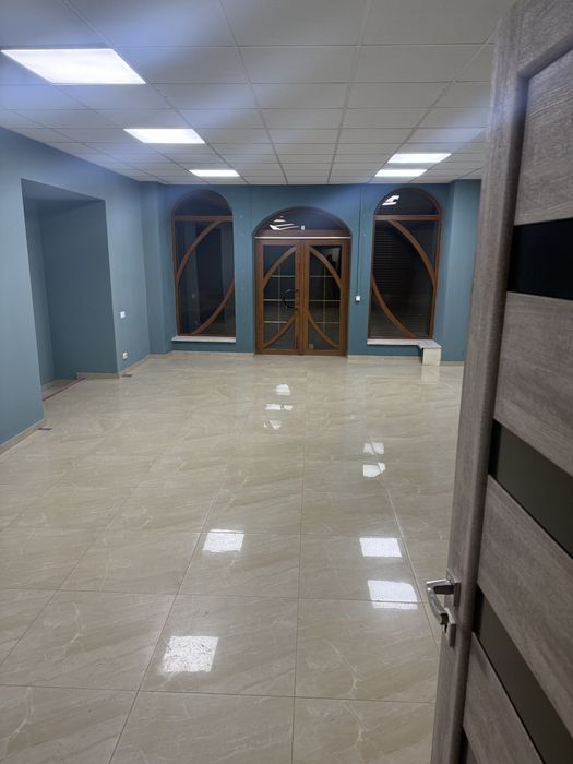 Здається приміщення в центрі Чорткові