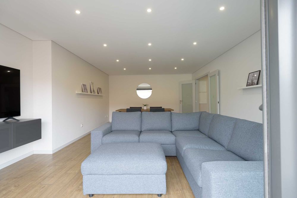Sofá 4 lugares de canto + Banqueta - NOVO -    IKEA modelo VIMLE