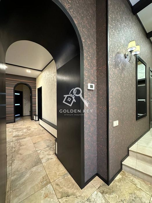 Продаж будинку по вул. В.Бизова ( Якіра )