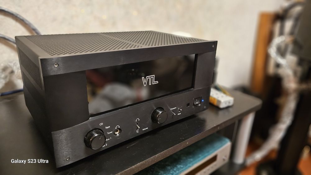 Продам Ламповый Интегральный Усилитель VTL-IT 85(USA)