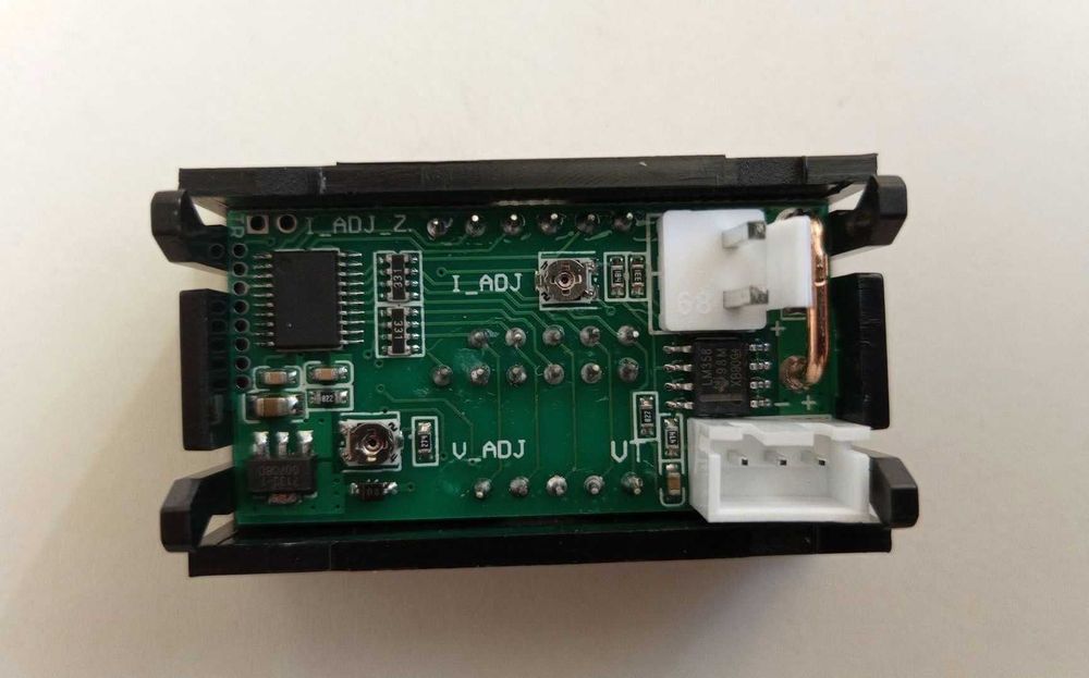 Универсальный цифровой амперметр 0-10 А / вольтметр 5-30 В / 3 разряда