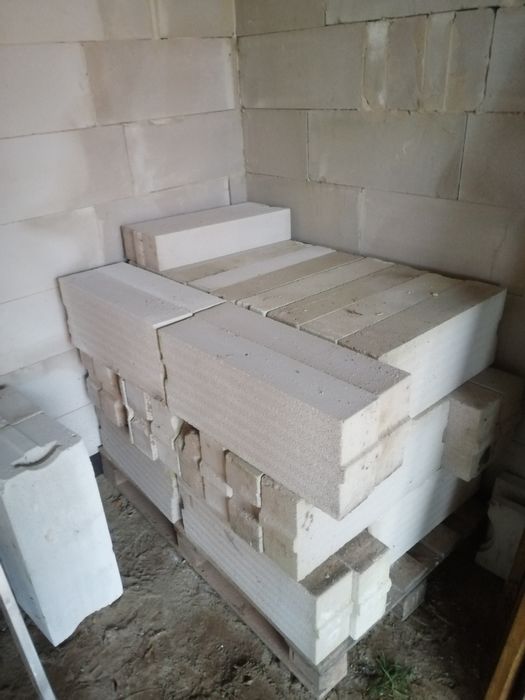 Pustaki solbet połówki na działówki 12x24x59 pozostałości 40sztuk.