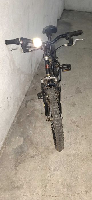 Bicicleta de criança em bom estado