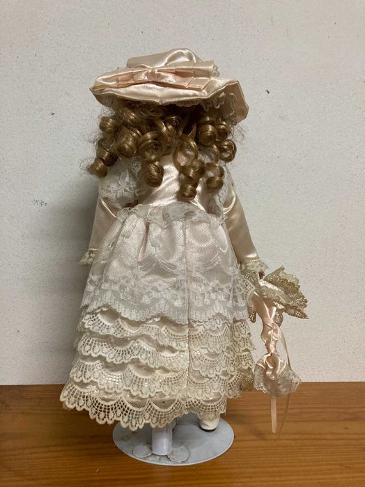 Boneca de porcelana