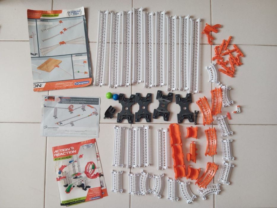 Ação e Reação – Plataformas  Clementoni kit circuito bolas, como foto