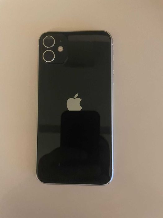 iPhone 11 - 64 GB - Bom estado