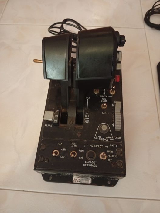 Joystick throttle e pedais hotas warthog